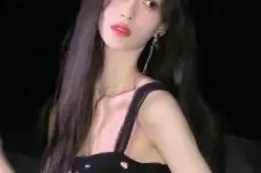 “心疼哥哥”火速破圈屠榜B站热门；新华社揭秘明星天价片酬四大洗钱招数；腾讯推出软件片多多；微博禁止在超话中集资 文娱周报