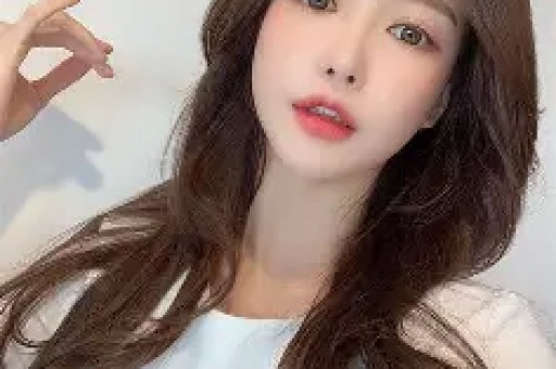 微博智搜月活暴涨300%“热点消费”催生明星AI应用
